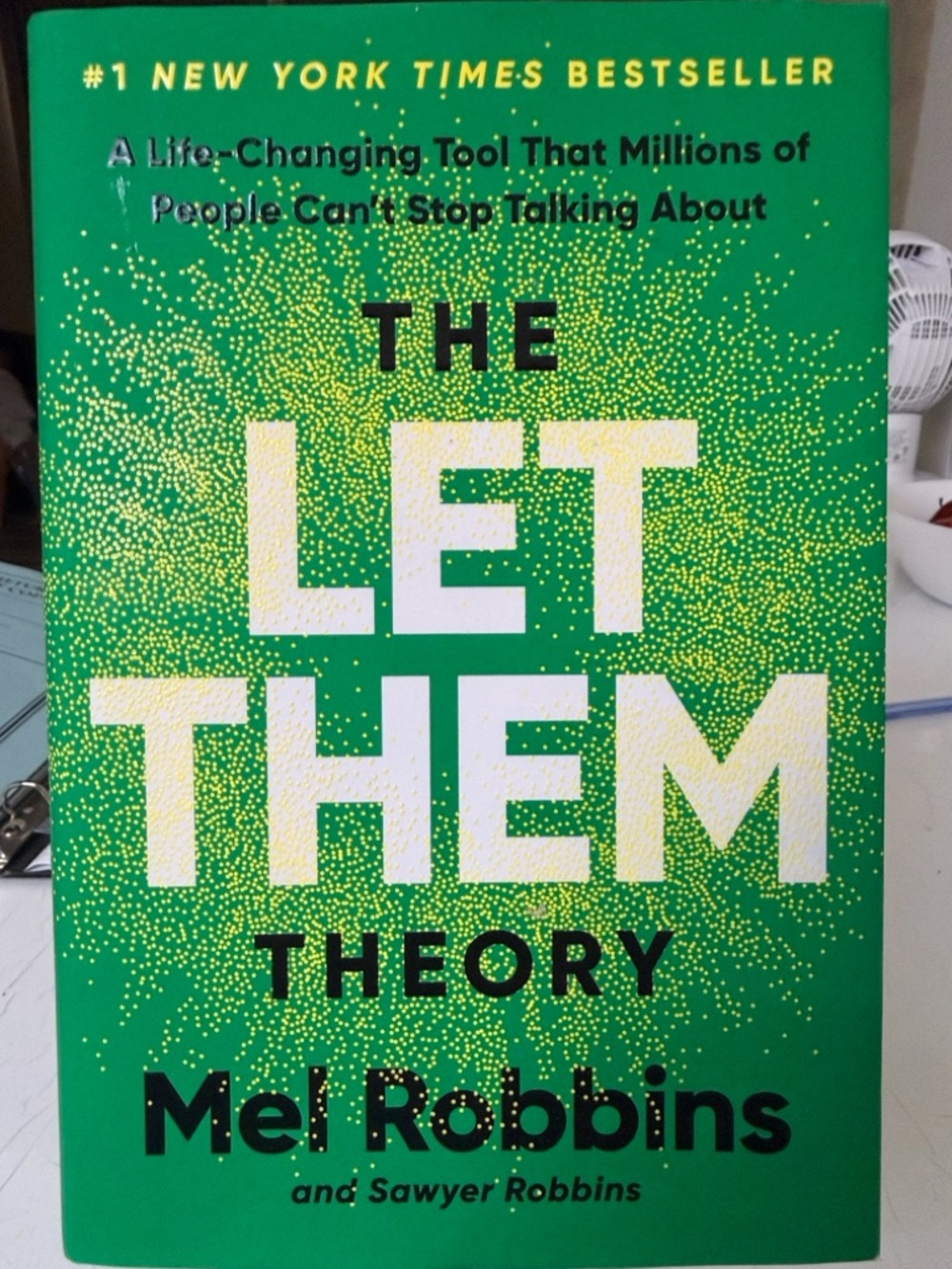 The Let Them Theory - Green Paperback